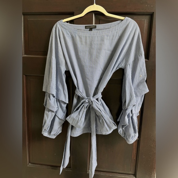 Banana Republic boat neck top with coolest ever gorgeous long sleeves - Picture 1 of 4